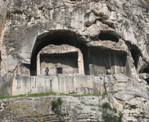 Kral_Kaya_Mezarlari_Amasya Kral_Kaya_Mezarlari_Amasya