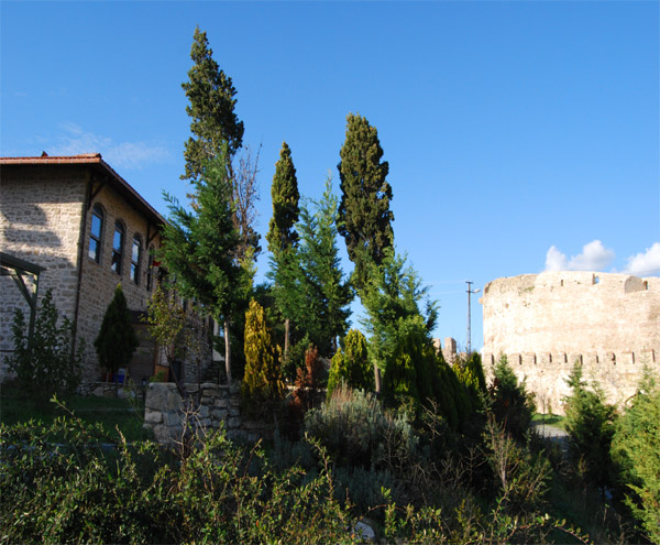 Kilitbahir_kalesi_ve_eski_karakol_binasi_Canakkale Kilitbahir_kalesi_ve_eski_karakol_binasi_Canakkale