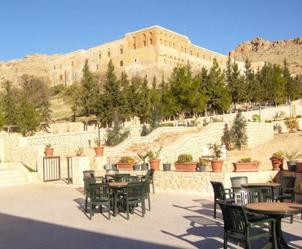Deyrulzafaran_manastiri_genel_gorunus_Mardin Deyrulzafaran_manastiri_genel_gorunus_Mardin