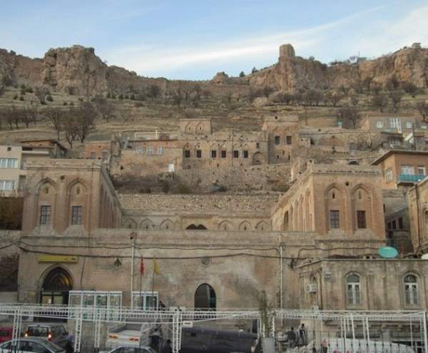 Evlere_ve_kaleye_genel_bakis_Mardin Evlere_ve_kaleye_genel_bakis_Mardin